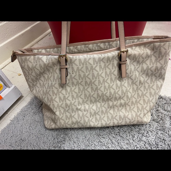 Michael Kors Jet Set Travel Tote (Large) - Picture 6 of 7